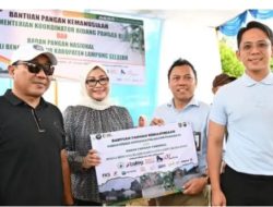 Bupati Terpilih Radityo Egi beserta Pejabat Pemkab Lamsel Serahkan Bantuan Pada Korban Banjir di Candipuro, Palas Sragi