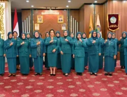 Zita Anjani Radityo Egi, S.Sos., M.Sc., resmi melantik Pengurus TP PKK Kabupaten Lampung Selatan Masa Bhakti 2025-2030