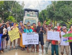 Dikritik Soal Jalan Rusak, Bupati Egi Apresiasi Kritik Kreatif Warga