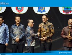 Bupati Muda Tanpa Batas Sosial, Egi Raih Penghargaan Nasional iNews TV