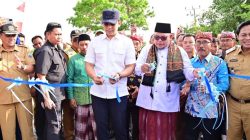 Bismillahirrahmanirrahim, jalan Desa Agom ini kita resmikan, Warga Agom Rasakan Manfaatnya