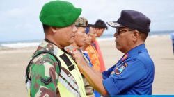 Damkarmat Lampung Selatan Gelar Pelatihan Water Rescue di Pantai Kedu Kalianda