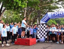 Ribuan Warga Serbu Fun Run Lamsel Fest 2025, Bupati Egi dan UKP Zita Anjani Lari Bareng Bersama Peserta
