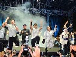 TABOLA BALE PECAH!!!  Silet Open Up Guncang Penutupan Lamsel Fest 2025 Jadi Lautan Massa