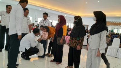 303 Warga Kabupaten Pesawaran Menerima Bantuan Asistensi Rehabilitasi Sosial (ATENSI) dari Sentra Handayani Jakarta