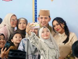 Tanpa Sekat di Hari Raya, Egi-Zita Menjadikan Suasana hangat dan Penuh kekeluargaan di Lamban Rakyat