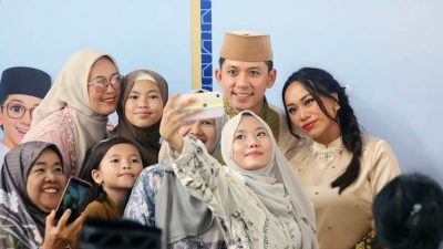 Tanpa Sekat di Hari Raya, Egi-Zita Menjadikan Suasana hangat dan Penuh kekeluargaan di Lamban Rakyat