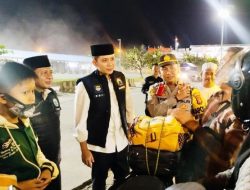 Bupati Egi Berdiri di Tengah Pemudik Motor: Mengawal Harapan Pulang Selamat