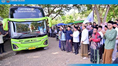 1.350 Santri Lampung Diberangkatkan ke Lirboyo, Bupati Egi Titipkan Pesan Pengabdian