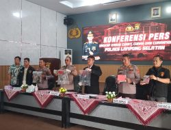 Dua Senpi Rakitan dan Amunisi Diserahkan Warga kepada Polisi di Lampung Selatan